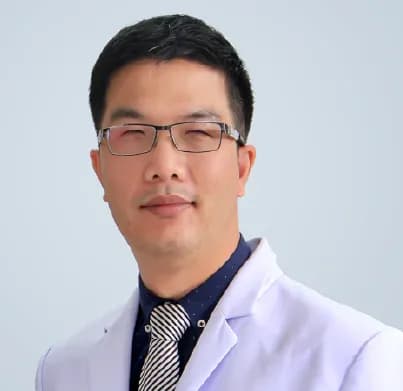 Dr. Pattarawut Ruengwanich stroke specialist and a leading neurologist in Bangkok